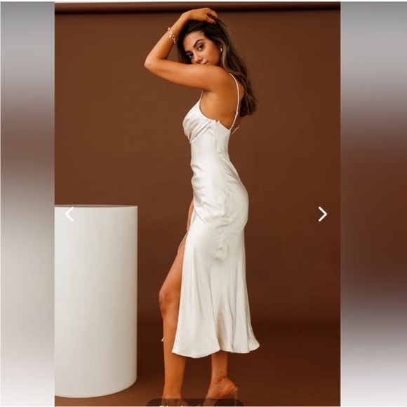 Selfie Leslie NWOT champagne satin slip dress - Picture 4 of 12